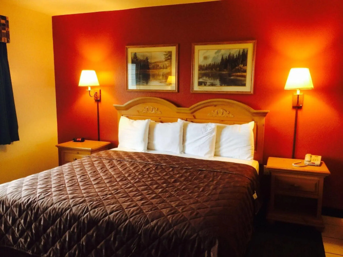 Regency Inn And Suites