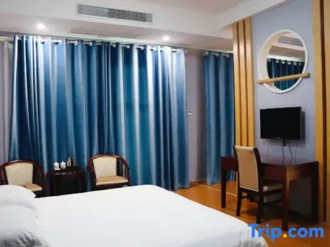 Deluxe Suite