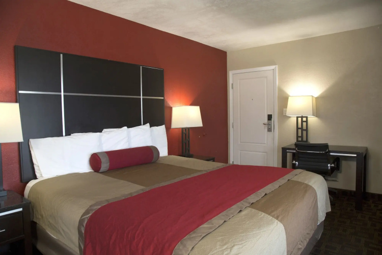 Harbor Inn and Suites Oceanside