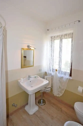 4 Bedrooms Villa
