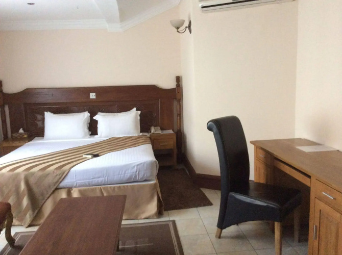 Highgate Hotel