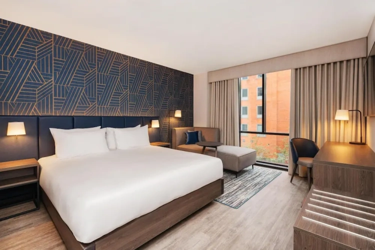 Standard Double room with city view