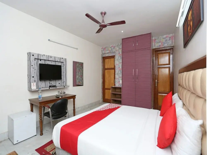 OYO 14445 Cyber Inn