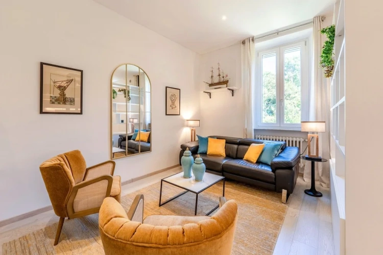 2 Bedrooms Apartment