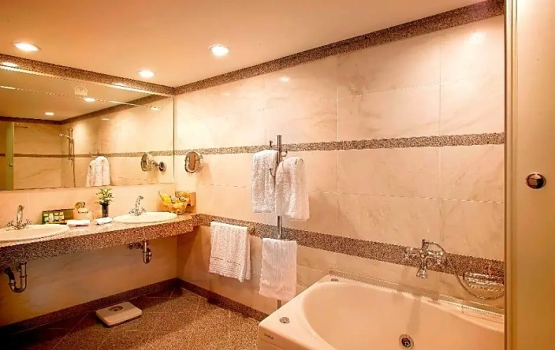 Deluxe Double Suite