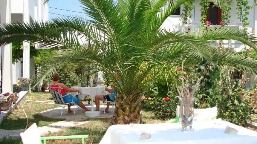 Maria Studios & Apartments