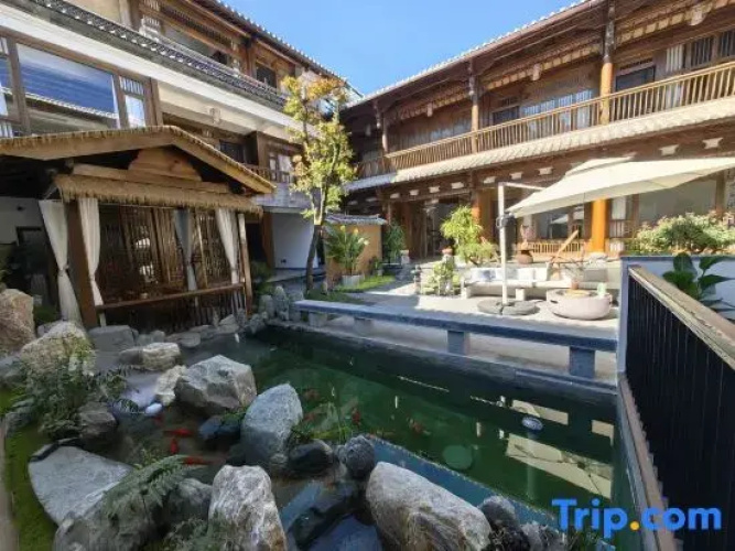 Shaxi Ancient Town Lanyue Homestay