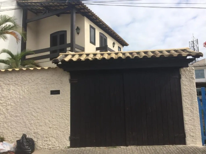 5 Bedrooms Cottage