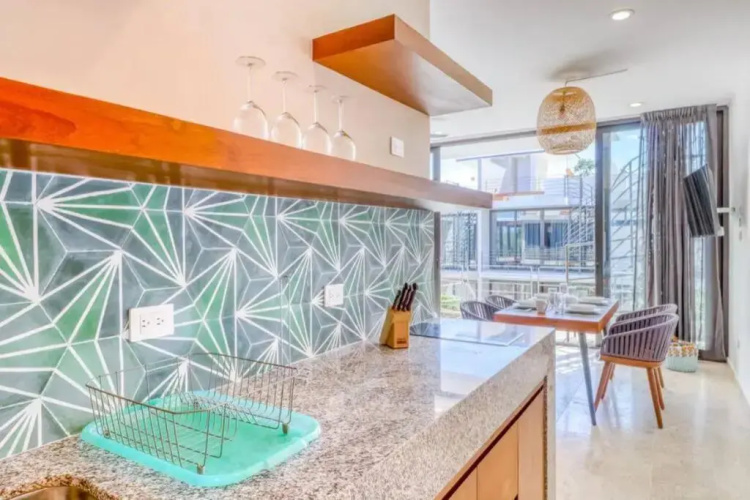 303 Amena Great Apt with Private Pool and Gym