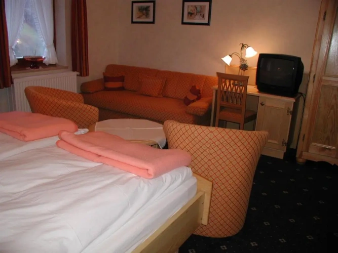 Standard Triple room