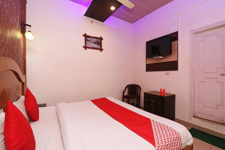 Aarav Hotel by OYO Rooms