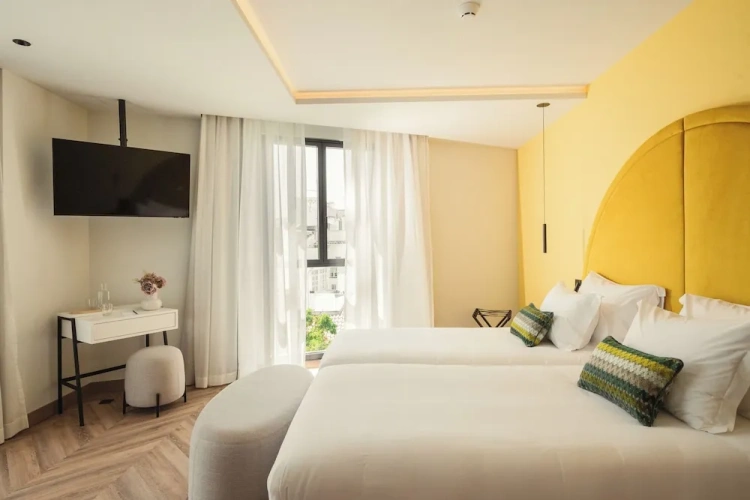 Superior Double room with city view