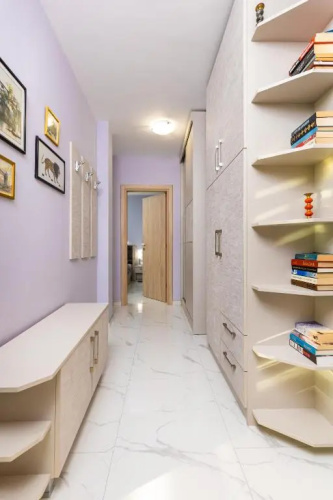 The Purple 1DB Apartment with a Parking Spot