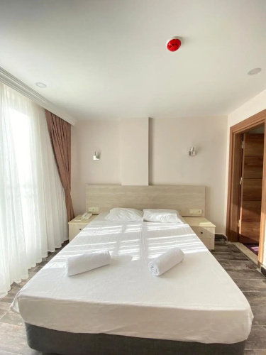 Dream Town Hotel & Restaurant