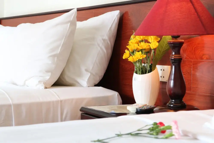 Nhi Trung Hotel