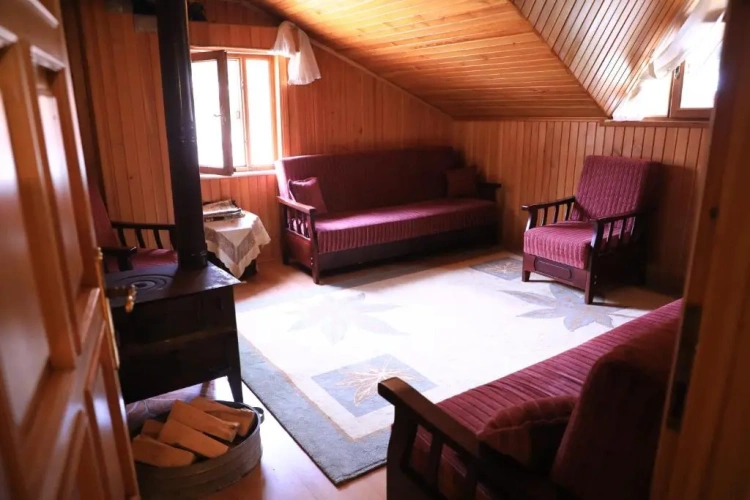 2 Bedrooms Chalet
