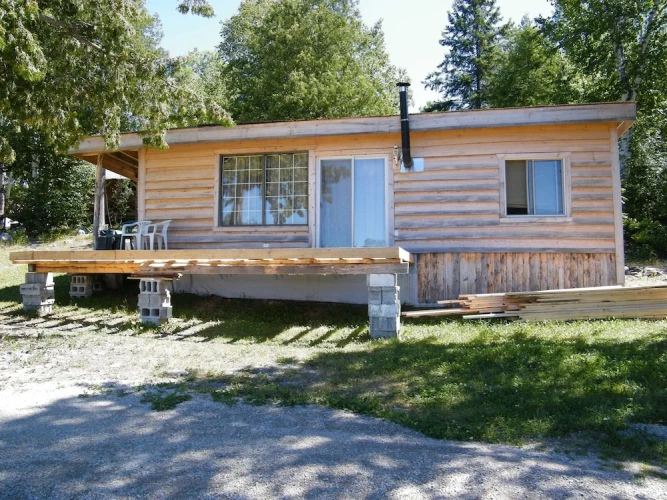 1 Bedroom Cottage with lake view