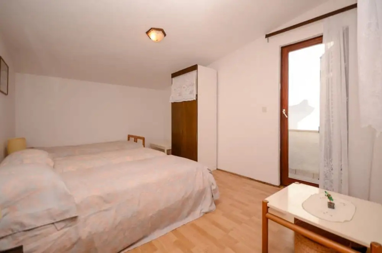 Apartments Mira