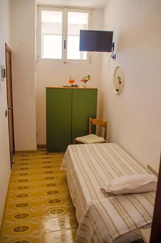 Economy Triple room