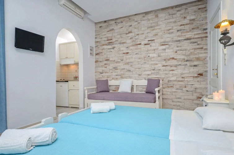 Agia Anna Studios & Apartments