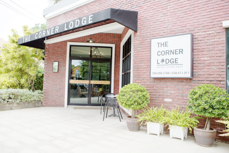 The Corner Lodge Over view