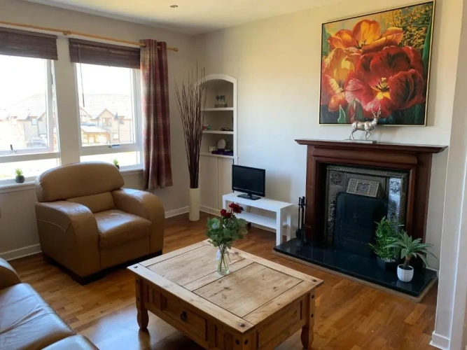 2 Bedrooms Apartment