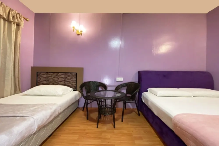Standard Triple room