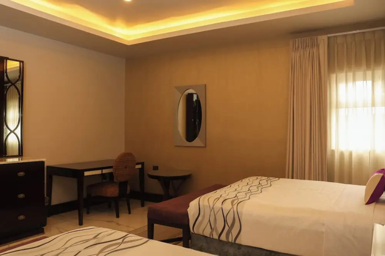 Hotel West Plaza