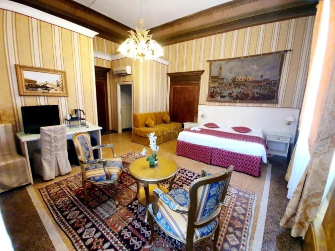 Superior Double room with canal view