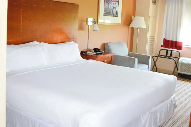 Radisson Hotel Detroit Metro Airport