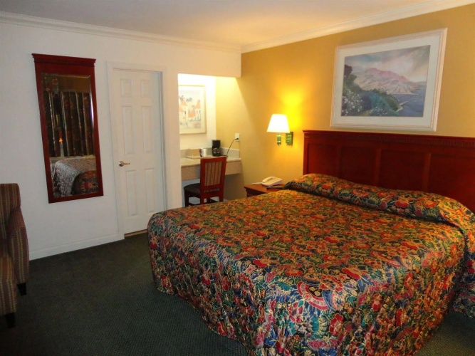 Redondo Inn and Suites