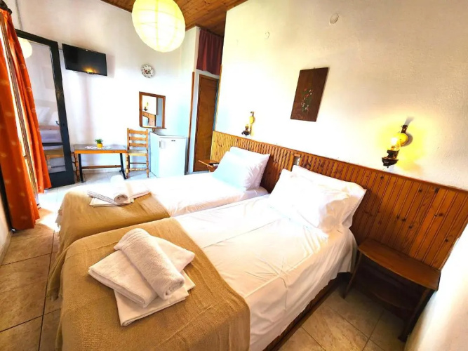 Yalla Hotel Chorefto