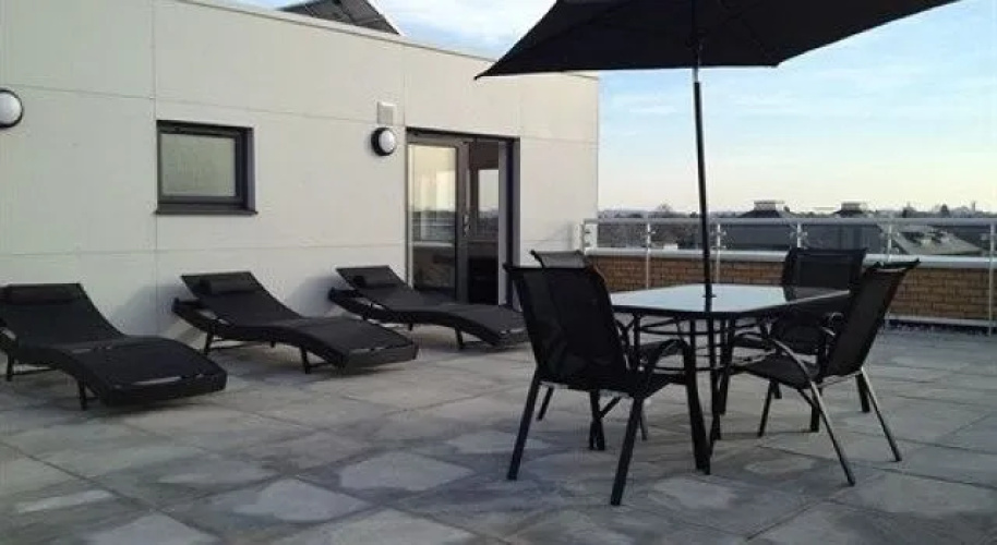 Pinnacle Apartments Central