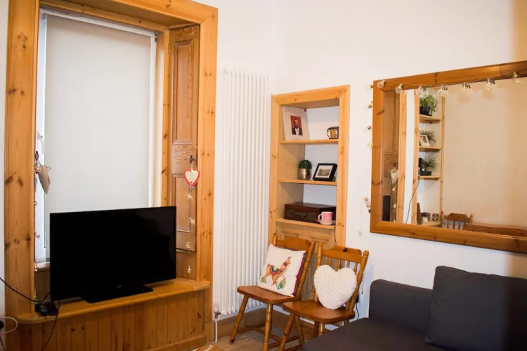 Traditional 1 Bedroom Colony Flat in Edinburgh