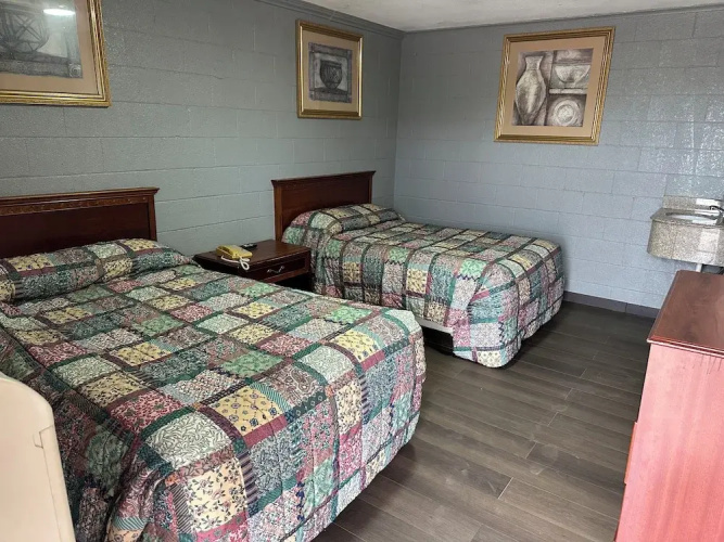 Interstate Inn Express