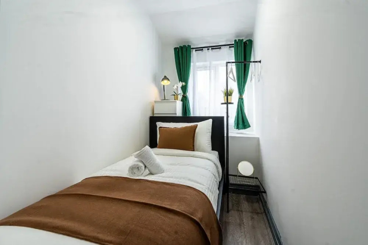 Spacious 2BR Maisonette 2 Baths Huge Lounge