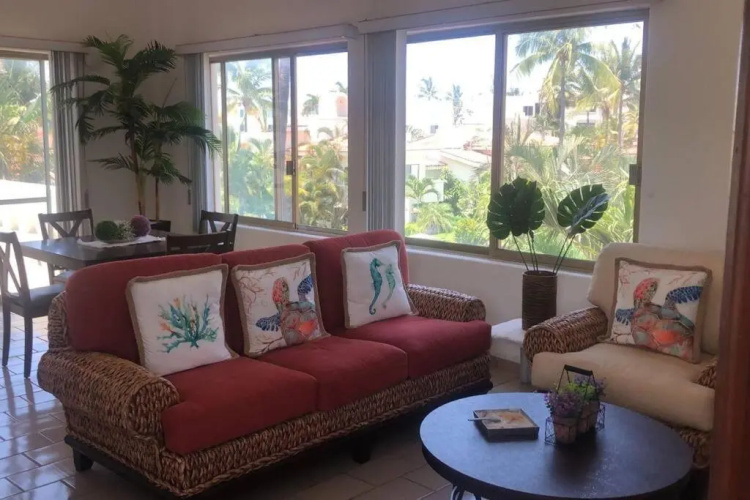 Beautiful Apartment on the Beach with pool