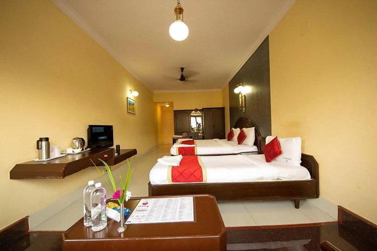 FabHotel Samrat Residency