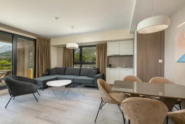 Deluxe Suite