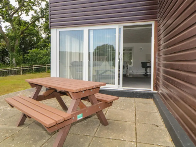 Harcombe House Bungalow 6