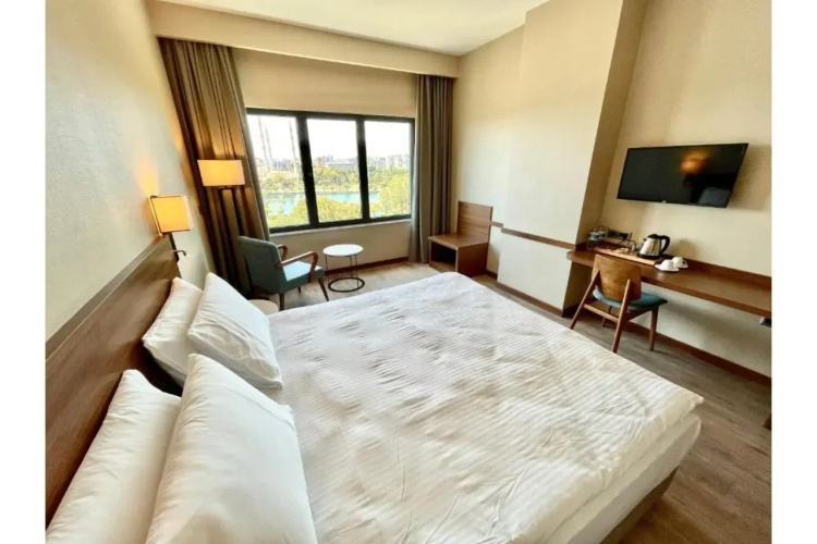 Turkmen Riverside Hotel