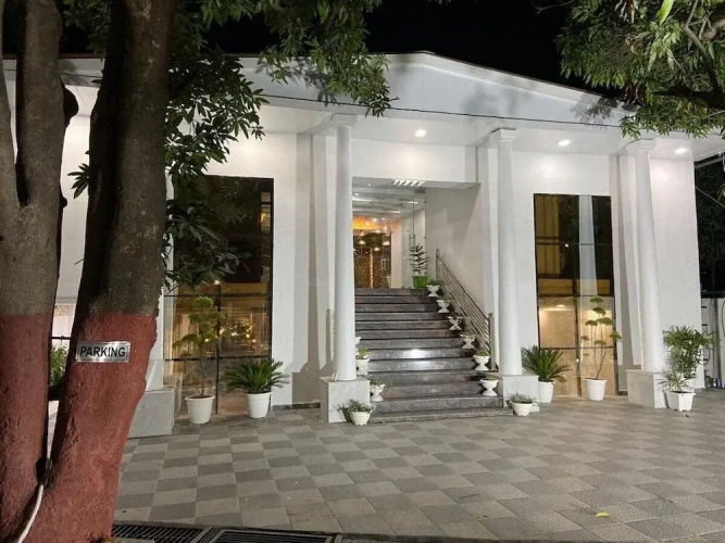 Corbett Treff Hotel