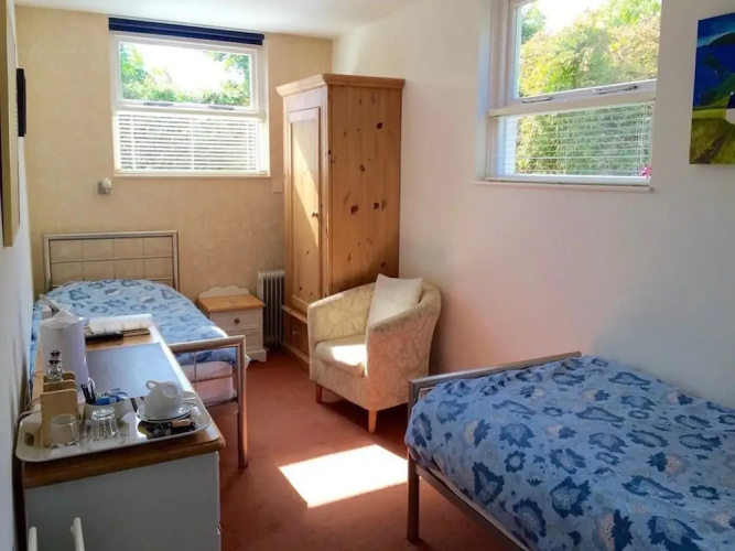 Derrin Guest House