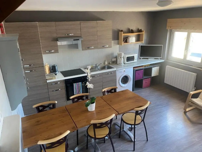 2 Bedrooms Cottage