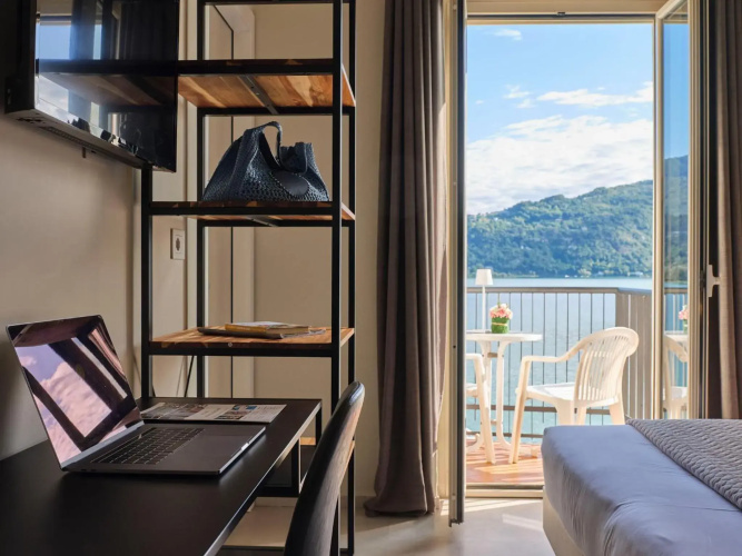 Hotel Carillon