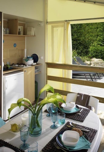 2 Bedrooms Comfort room