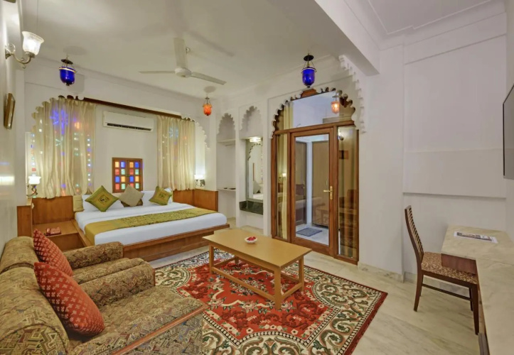 Hotel Raj Palace By Howard