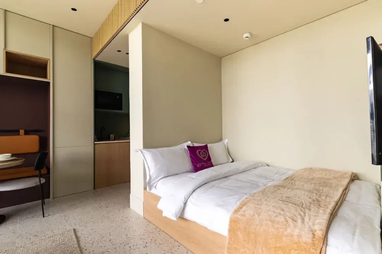 Deluxe Studio With Balcony Full Burj Khalifa View