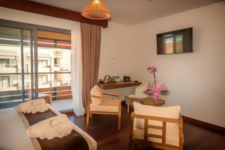 Deluxe Double room with pool view