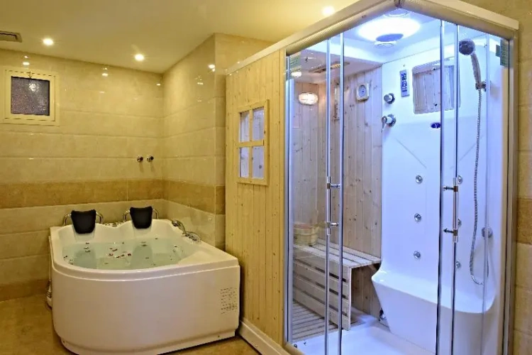 Standard Double room with city view